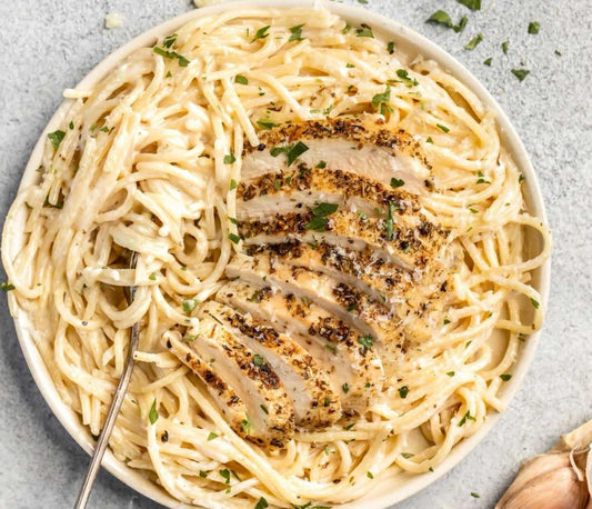 Blackened Chicken Alfredo Pasta w/ Broccoli